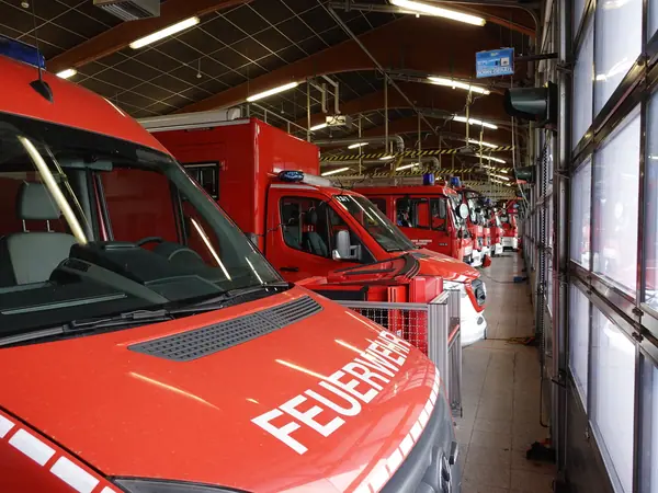 Große Fahrzeughalle
