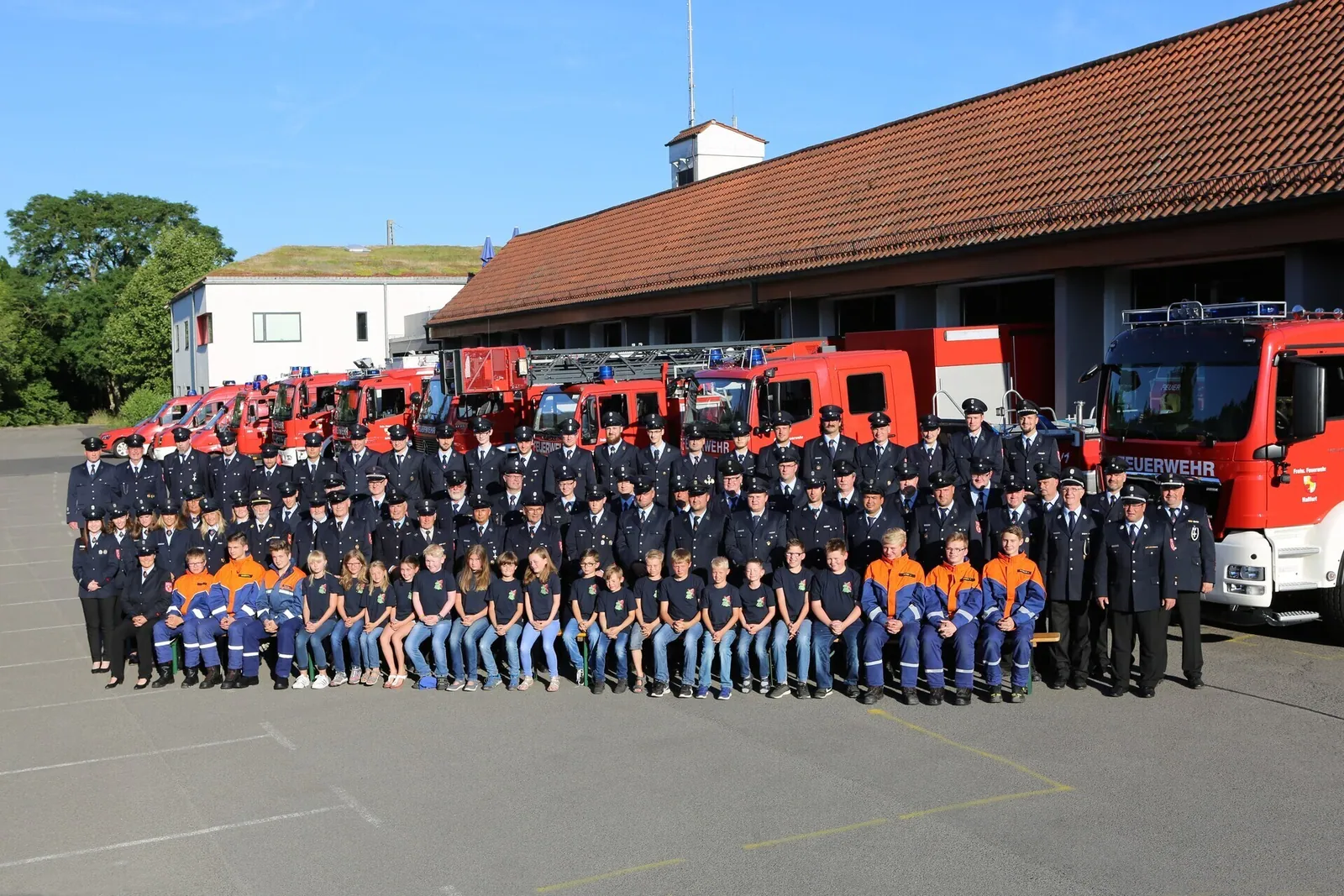 Gruppenbild der Mannschaft der Freiwilligen Feuerwehr Haßfurt